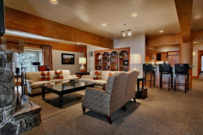 Two Bedroom Townhouse with Hot Tub townhouse